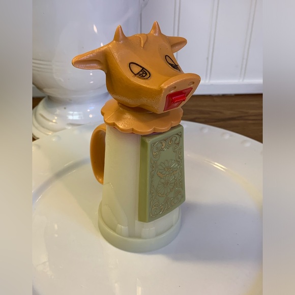 Green Moo-Cow Creamer - Whirley Industries - Picture 1 of 15